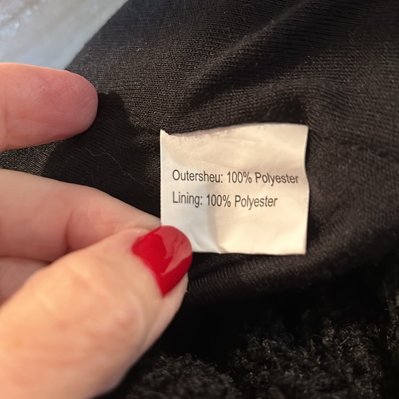 Black Fuzzy Sweatshirt - Size Large
Heavy duty Lining - Excellent condition - Picture 8 of 8